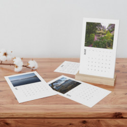 TheSingDesigns vertical desk calendar (2023)
