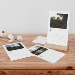 TheSingDesigns vertical desk calendar (2023)